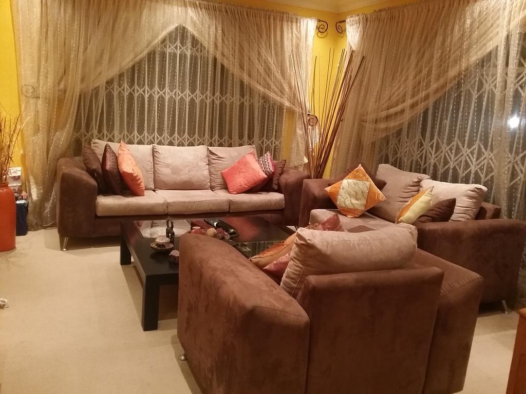Alicia'S B&B Roodepoort Exterior foto