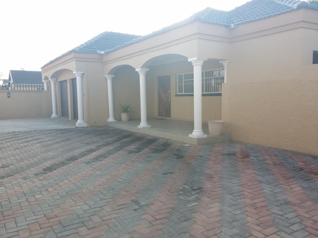 Alicia'S B&B Roodepoort Exterior foto